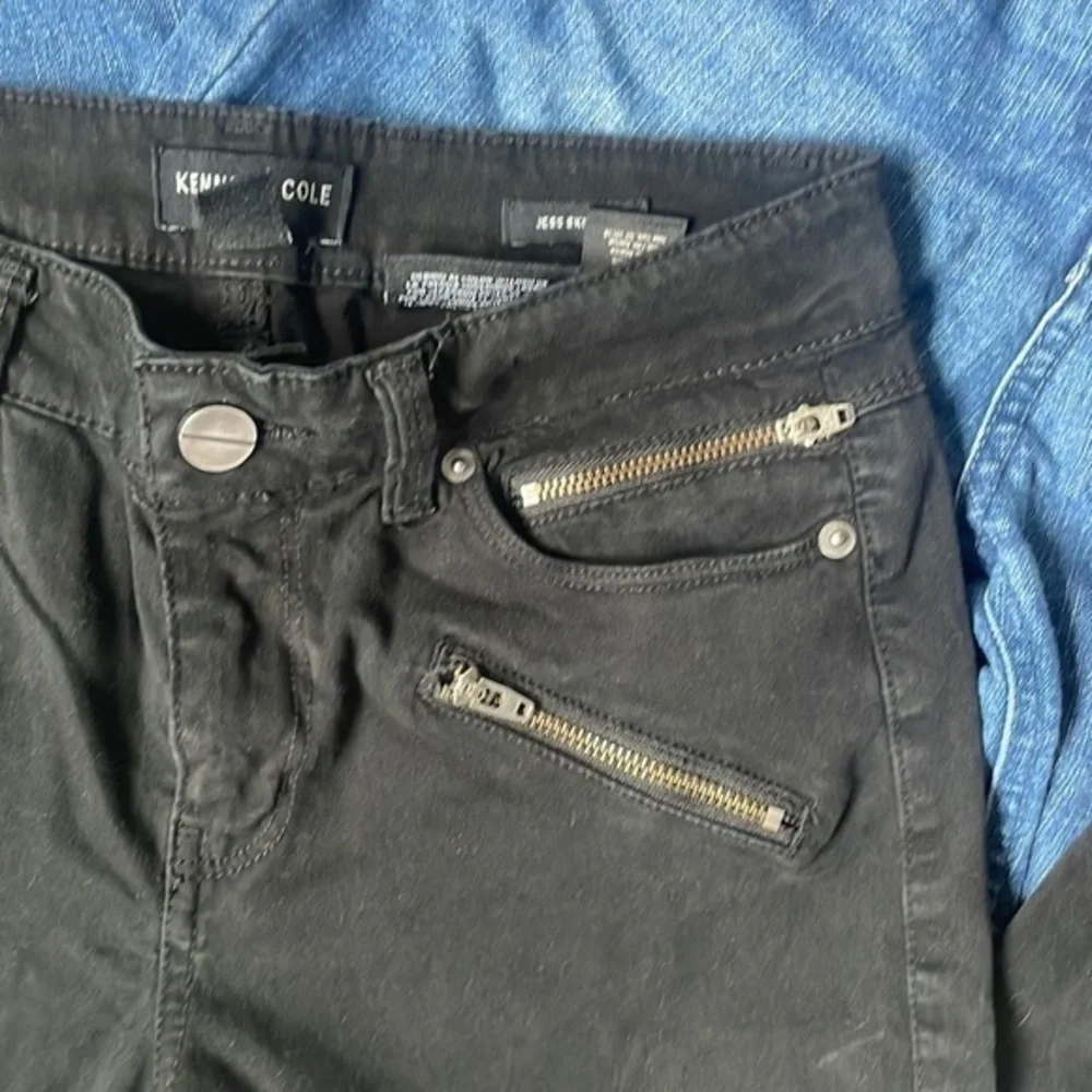 Kenneth Cole jeans size 2 black & blue denim stretch jeans 2 pairs
